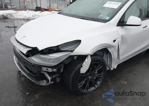 2024 Tesla Model Y Long Range Dual Motor All-Wheel Drive из США, поврежденный, VIN 7SAYGDEE0RF170774